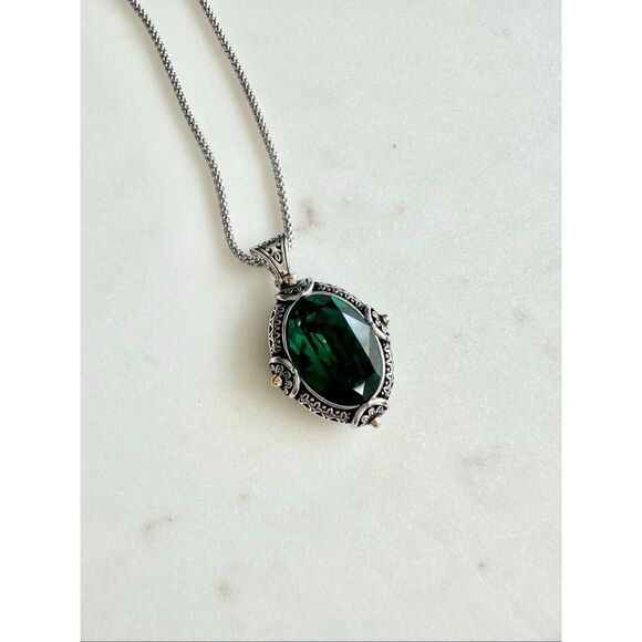 Emerald green crystal oval pendant necklace with sterling silver and 14 gold pla - Picture 11 of 14